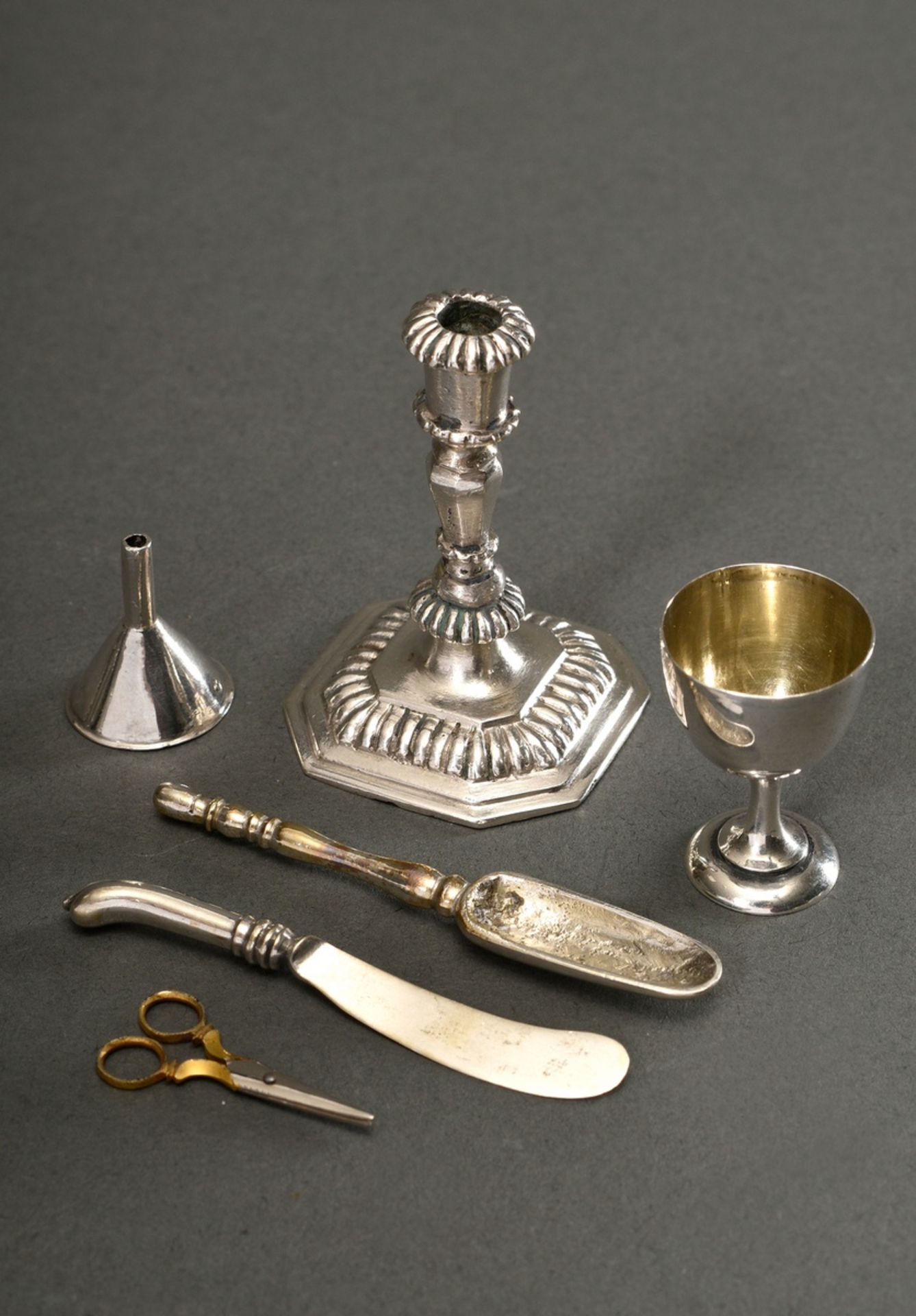 6 Various parts doll's house miniatures: Régence candlestick with grooved decoration, knife, marrow