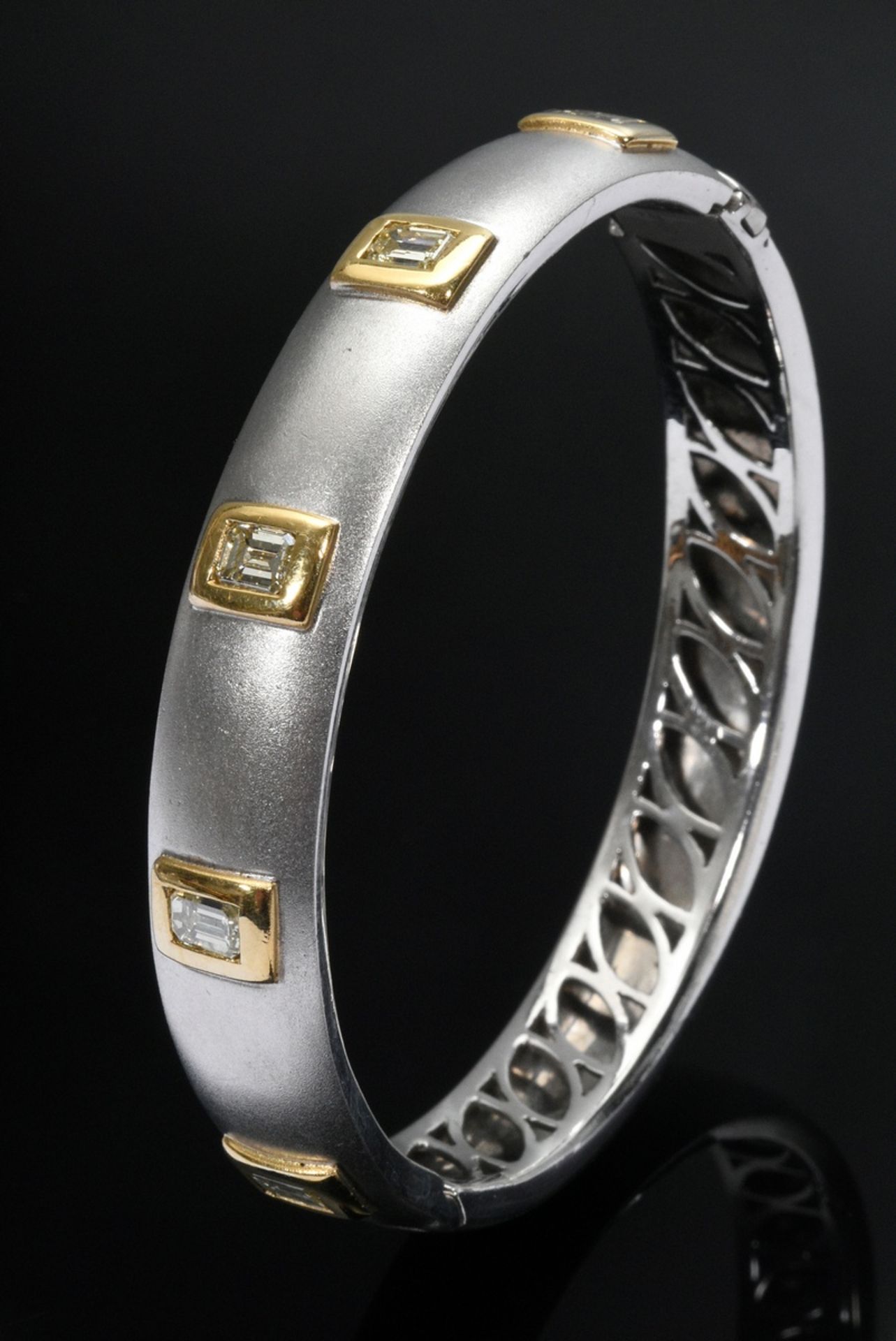 Elegant matt white and yellow gold 750 hinged bangle with 5 large diamond baguettes (together appro