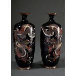 Paar feine japanische Cloisonné Vase „Drachen“ auf schwarzem Fond, Herstellermarke am Boden, Meiji