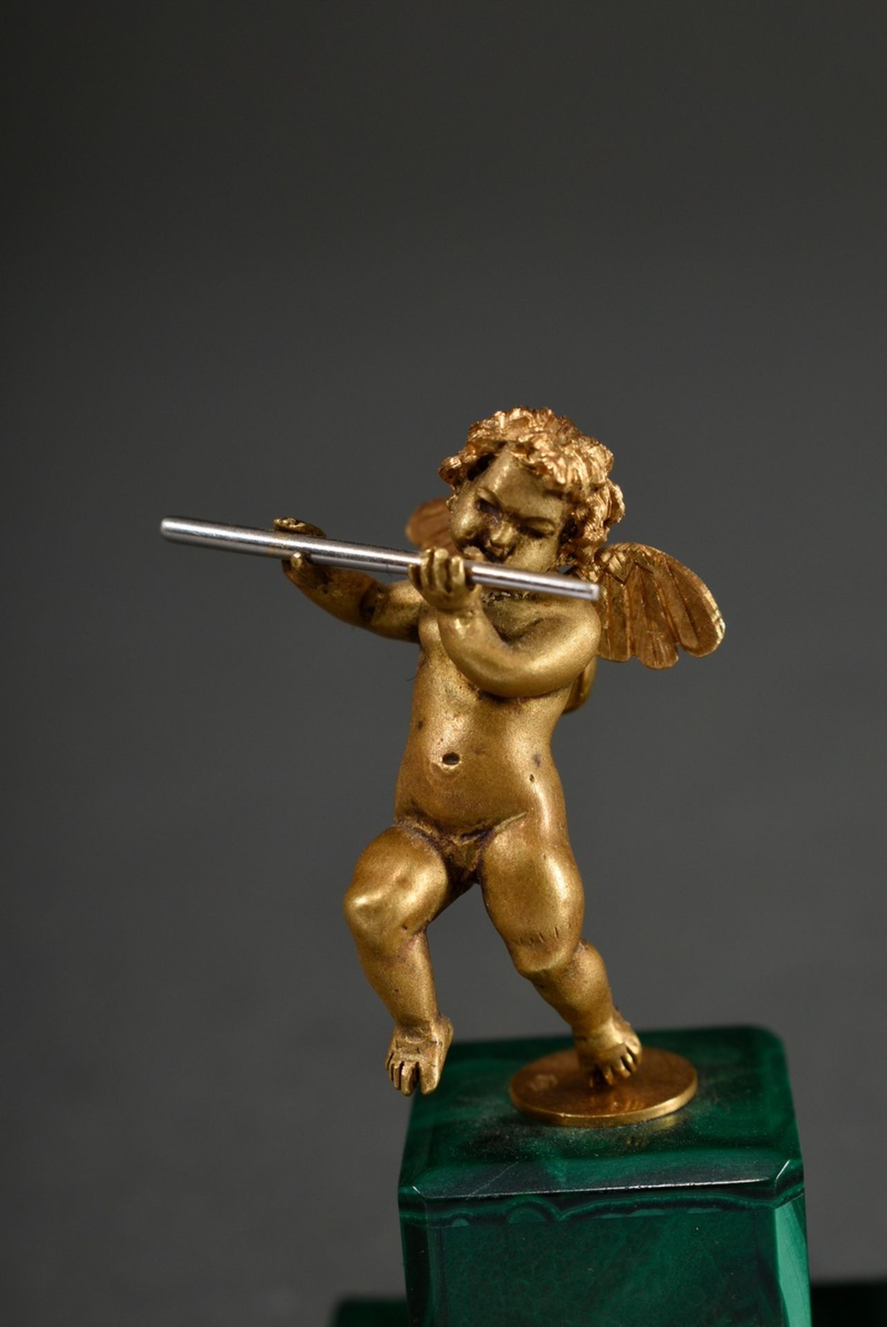 Yellow gold 750 miniature figure "Dancing Cupid with transverse flute" on eyelet on base covered wi - Image 4 of 6