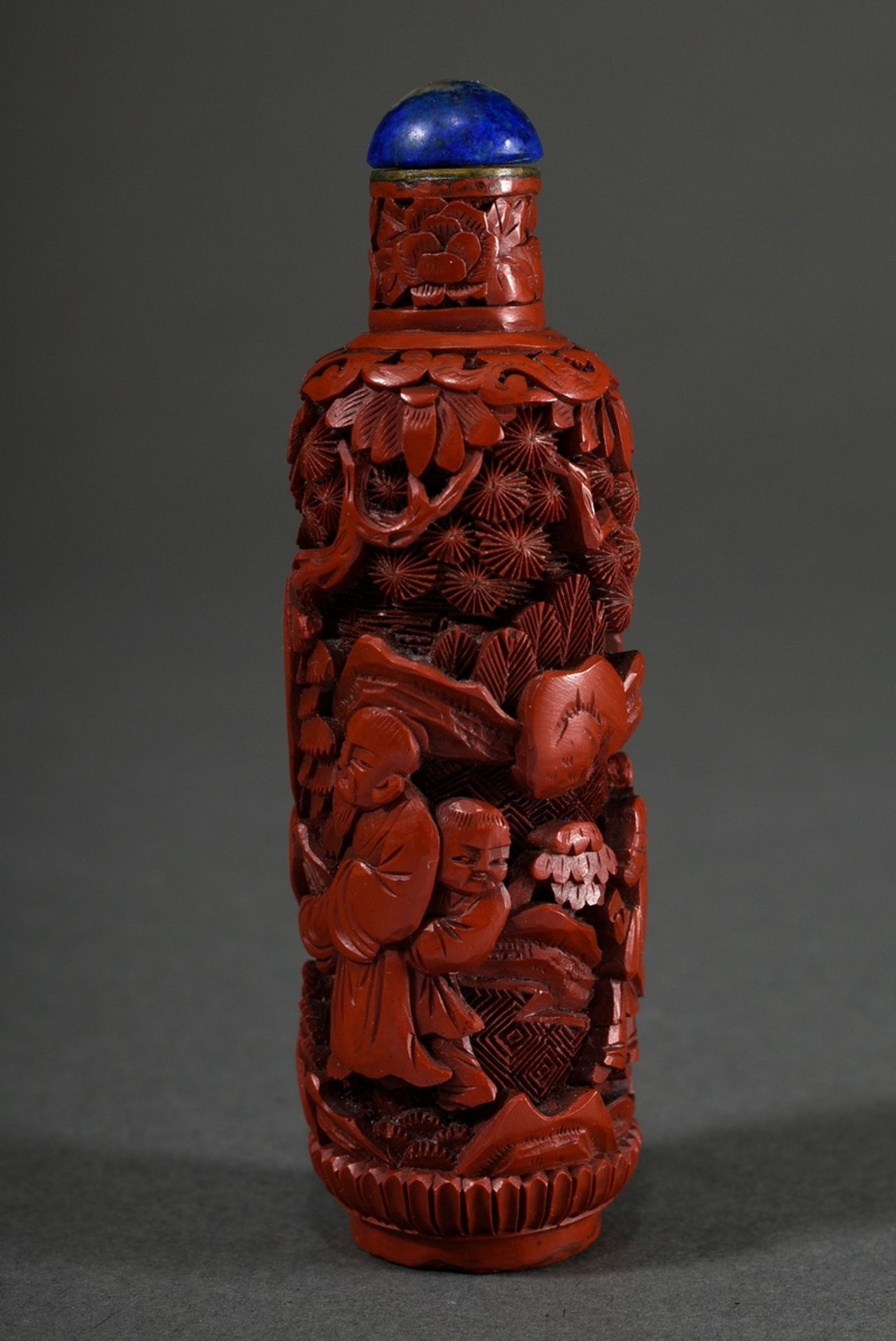 Red carved lacquer snuff-bottle "Scholars with pupils in a wooded mountain landscape", finely execu - Image 3 of 5