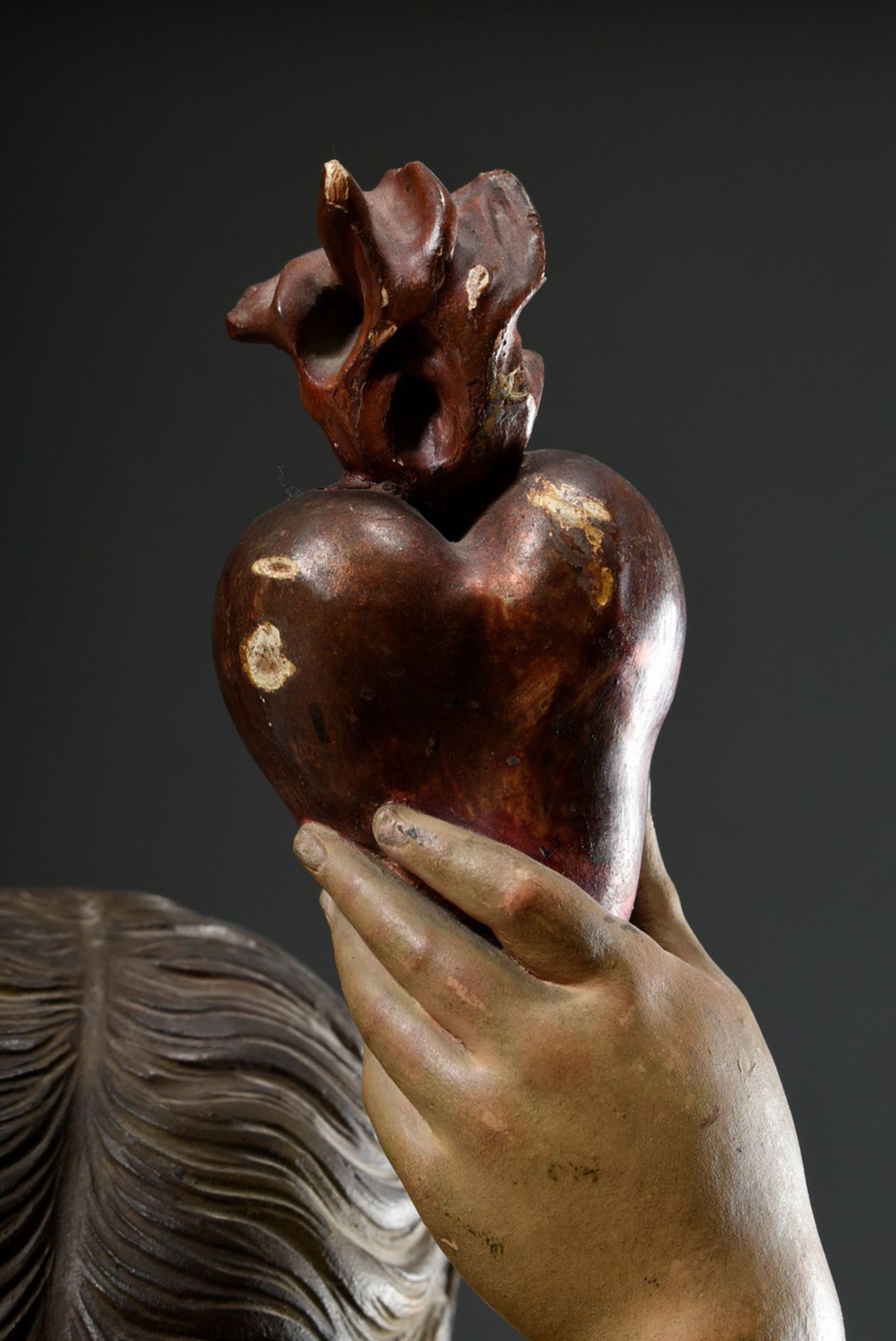 Life-size sacral figure "Angel with the Heart of Jesus" on pedestal, wood coloured and partially gi - Image 5 of 9