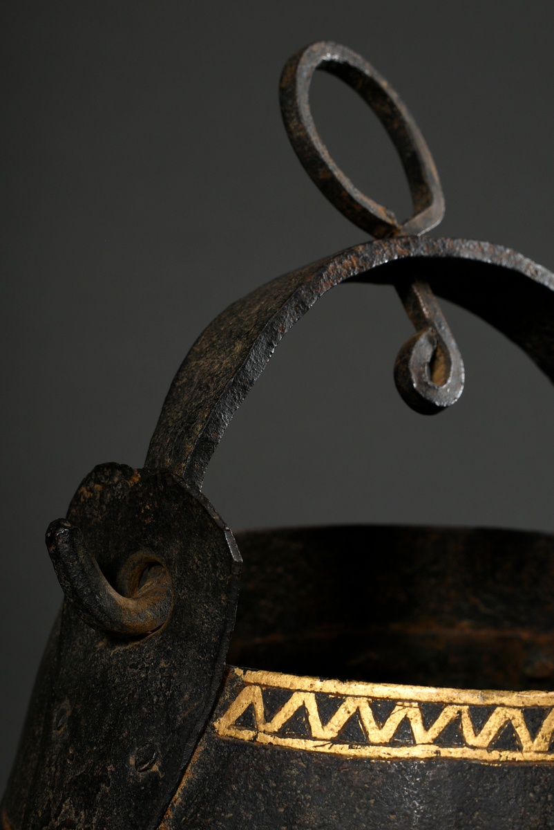 Yemeni kettle (firepot) with gilded Arabic calligraphy, ornamental frieze and bow handle, iron rive - Image 2 of 5