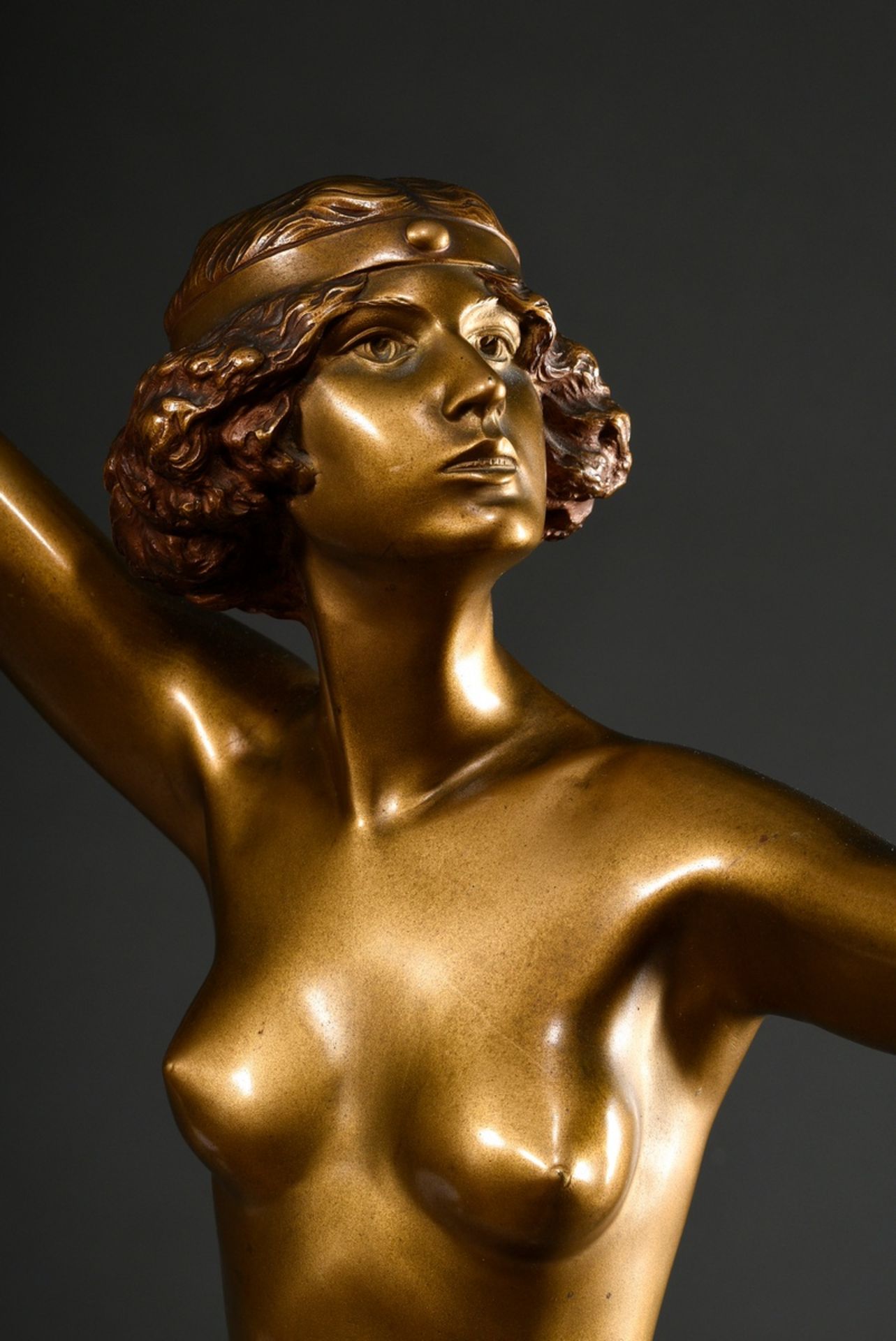 Jaeger, Gotthilf (1871-1933) "Säbeltänzerin", um 1925, Bronze mit Goldpatina auf grauer Marmorplint - Bild 2 aus 10