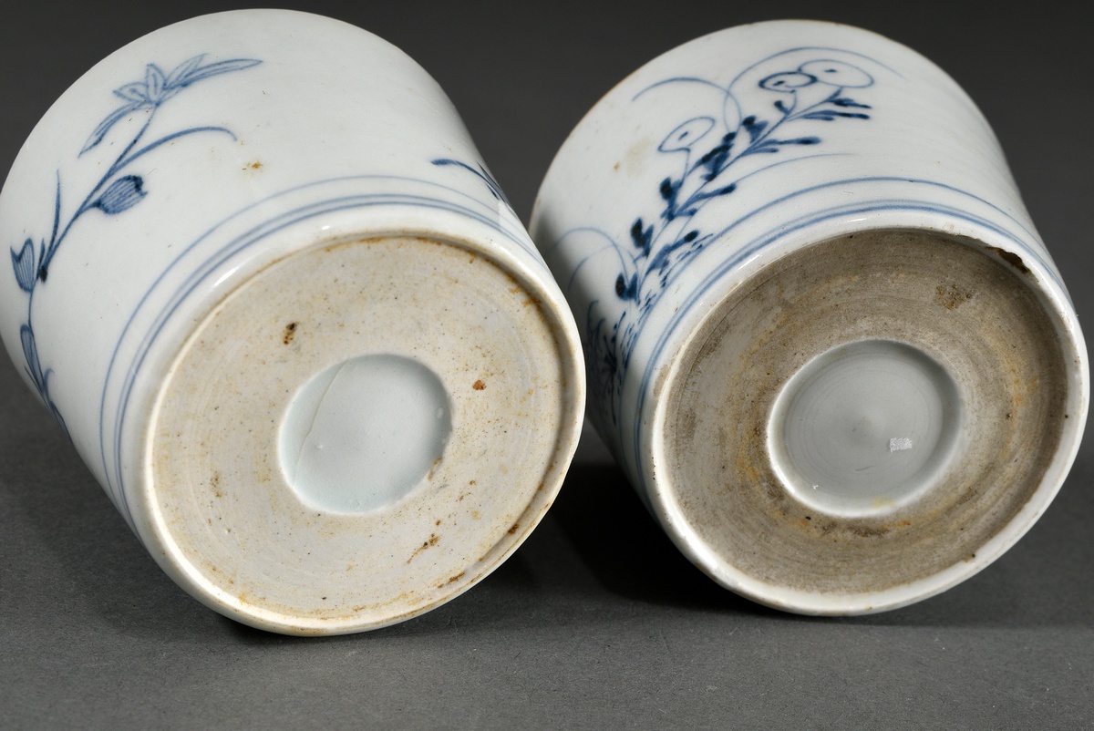 2 Various Soba Choko Porcelain Vessels with Blue Painting "Flowers, Insects and Herons", Japan late - Image 3 of 3