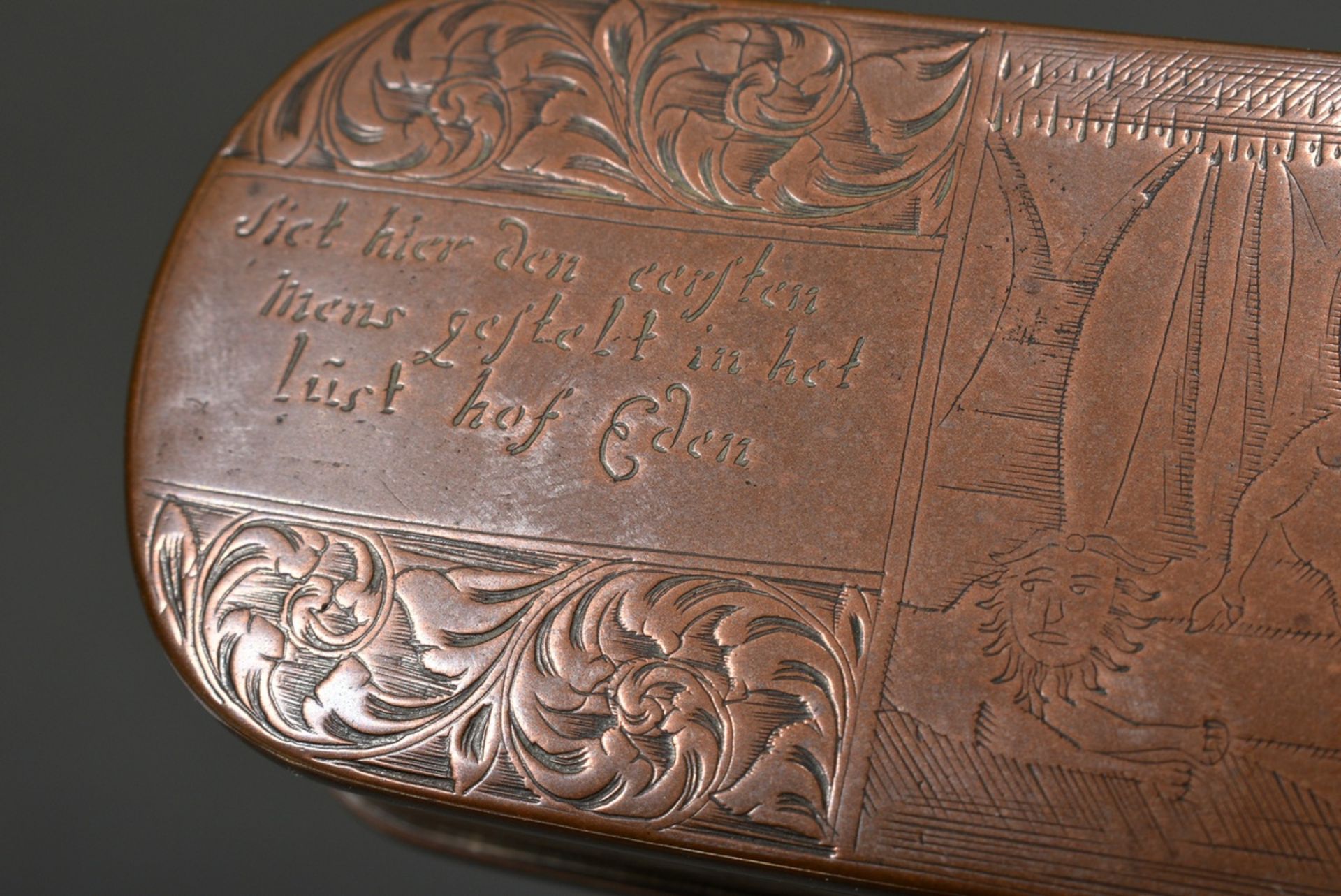 Brass tobacco box with detailed engraving "Creation of Adam" and saying "Siet hier den eersten mens - Image 5 of 9