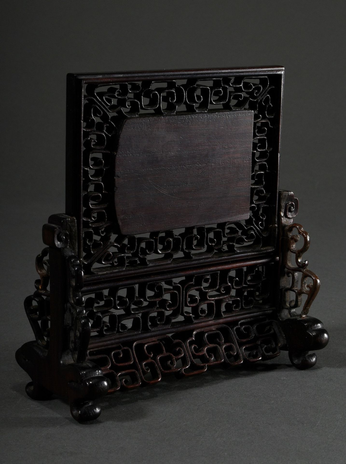Miniature rosewood table stand, filigree openwork, with inset jade plaque "Dragon above mountains a - Image 3 of 4