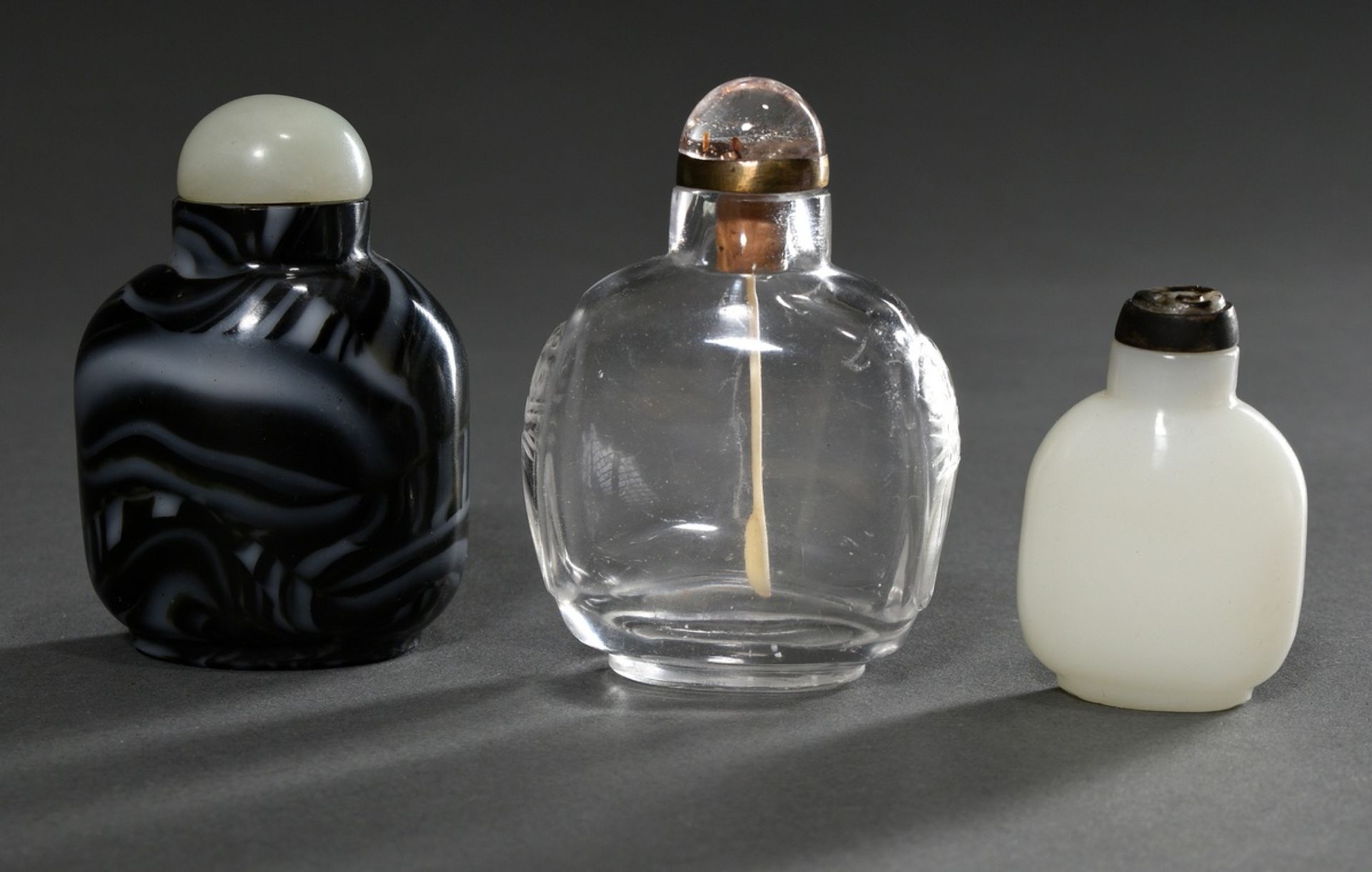 3 Various glass snuffbottles in imitation of stones (jade, chalcedony and rock crystal), China Qing - Image 2 of 5