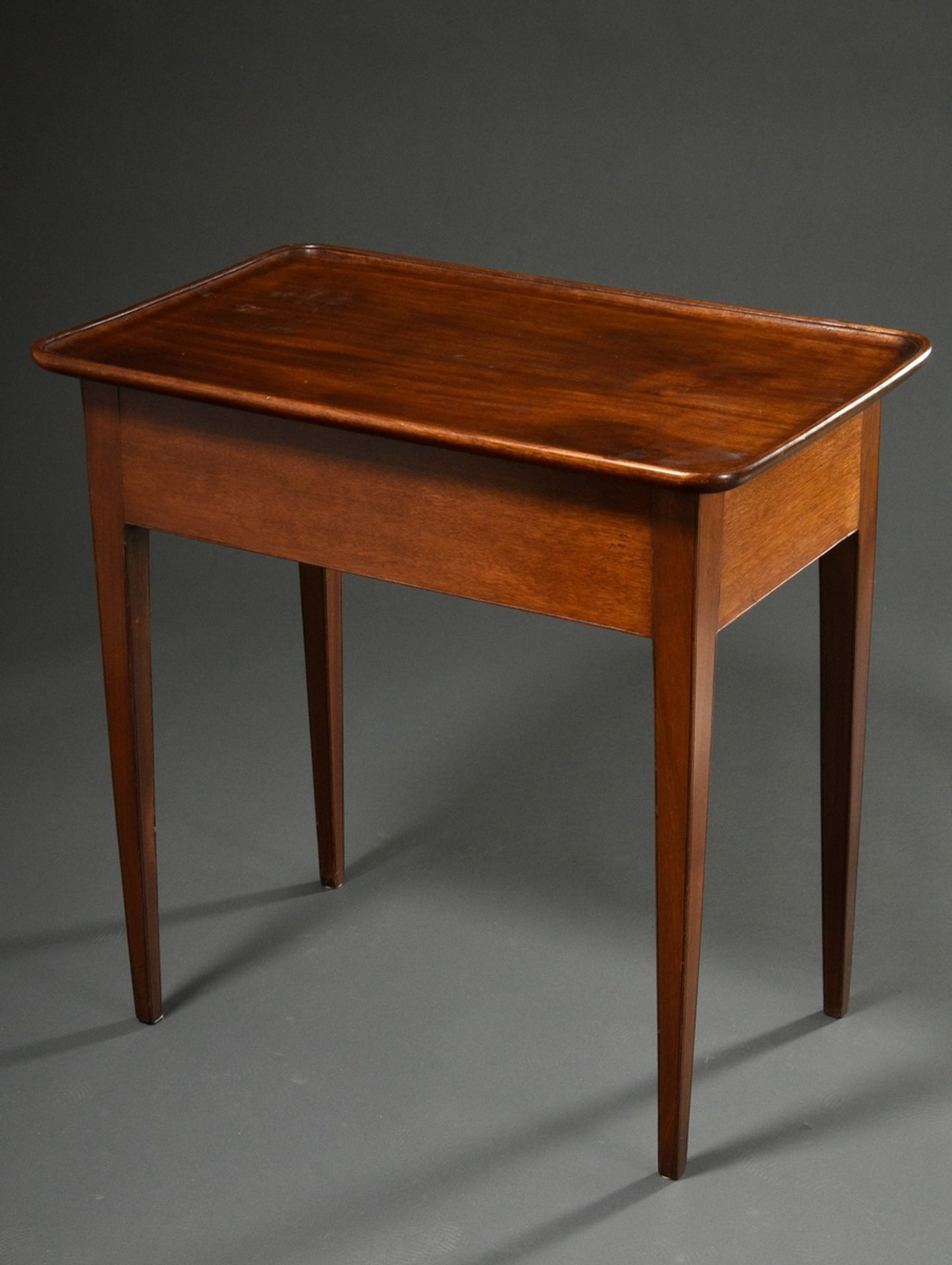 Elegant mahogany tea table with rectangular top and surrounding bead and drawer in the frame, 19th  - Image 2 of 4