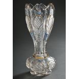 Biedermeier Kristall Vase in Tulpenform mit reichem Schliff, floraler Emaille Malerei und Goldstaff