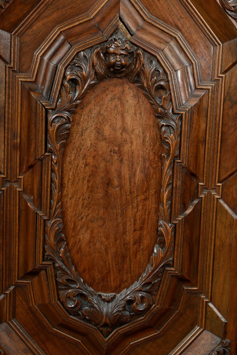 Hamburg hall cupboard, so-called "Schapp" with rich partly fully plastic rocaille, tendril and figu - Image 5 of 21