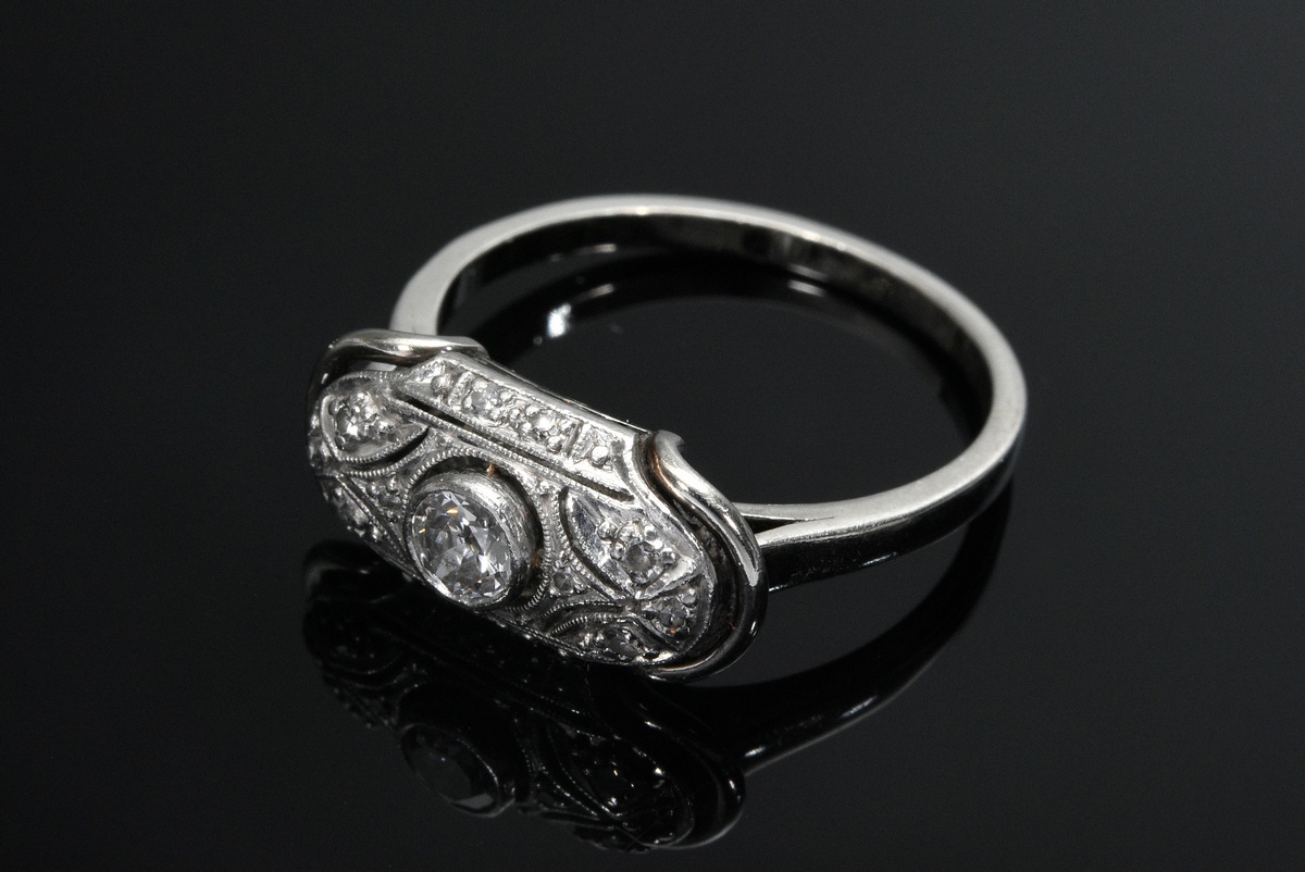 White gold 585 ring with old cut diamond (ca. 0.20ct/SI/TCR) and small octagonal diamonds, circa 19 - Image 2 of 4