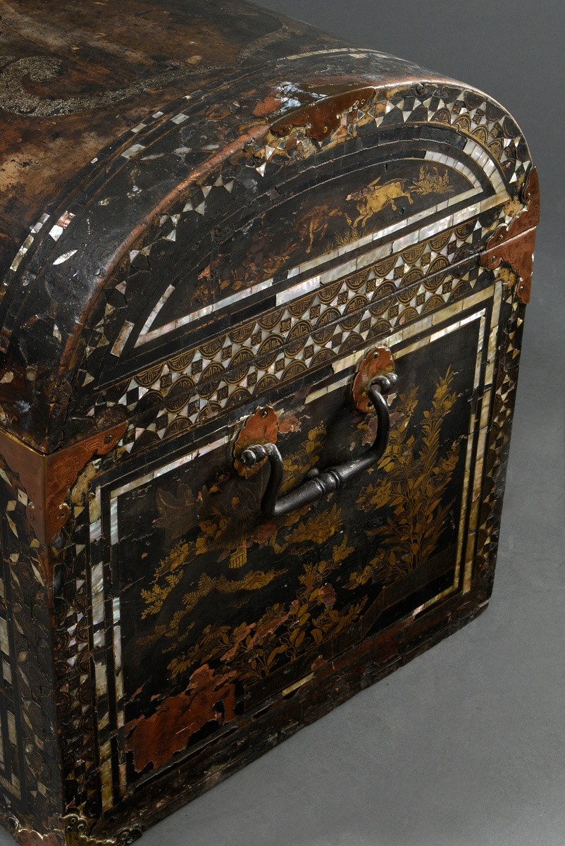 Museal Nanban Urushi lacquer chest with mother-of-pearl inlays and gold lacquer painting, Japan Mom - Image 5 of 11
