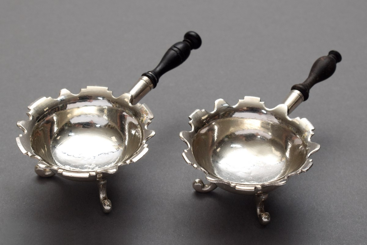 2 various Dutch miniatures: pipe warmer with wooden handles (Amsterdam, 1st half 18th century, Adri