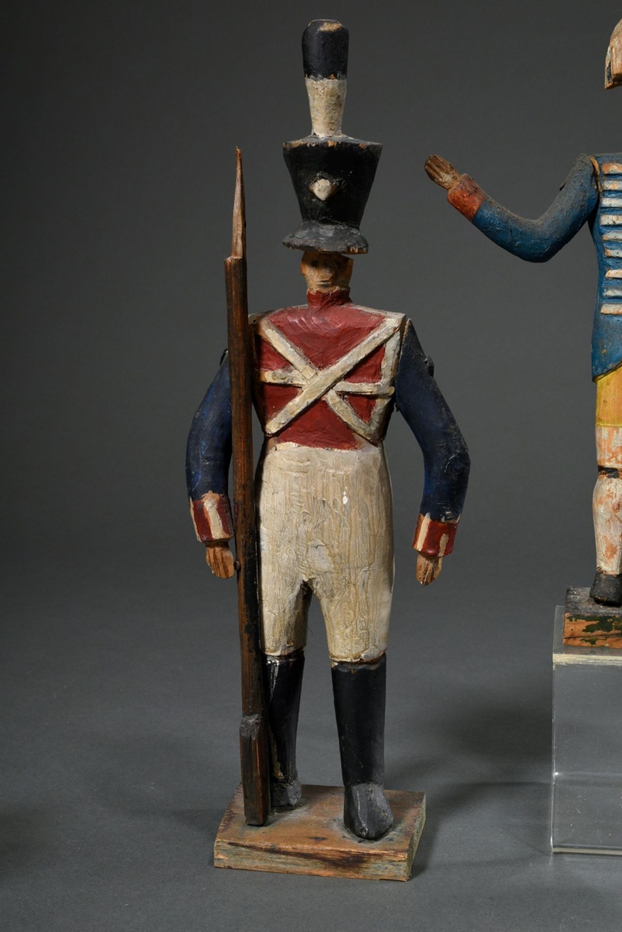9 Diverse naive Grödner Figuren "Soldaten in verschiedenen Uniformen aus den Napoleonischen Kriegen - Bild 11 aus 13