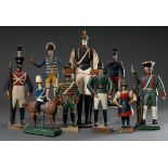 9 Diverse naive Grödner Figuren "Soldaten in verschiedenen Uniformen aus den Napoleonischen Kriegen