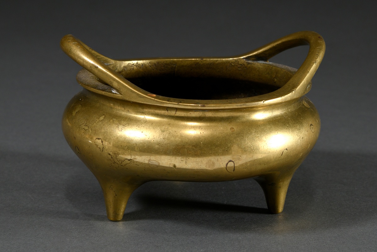 Bronze Tripod Censer with handles swinging out of the rim, base with 16-character Ming mark, h. 9.6