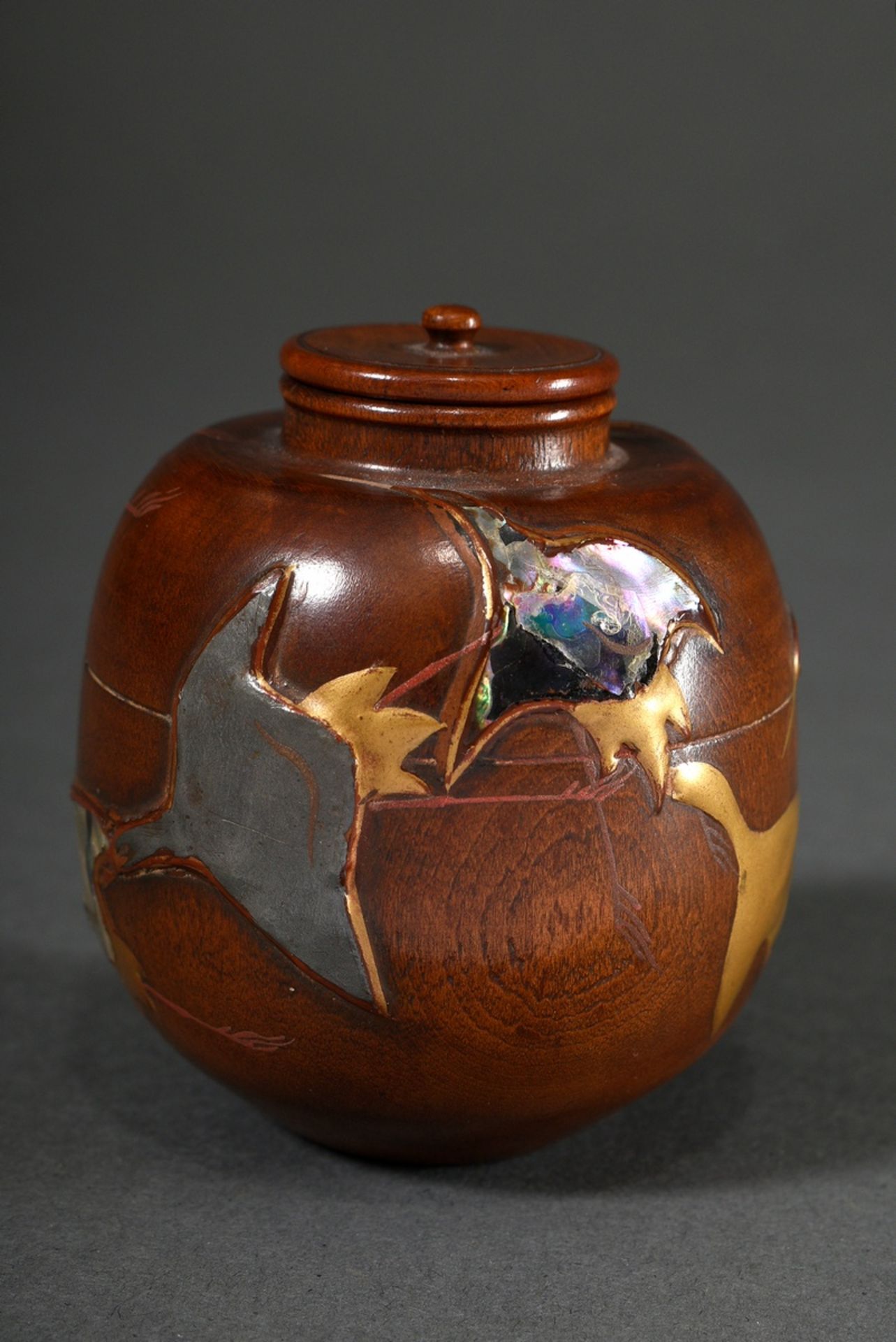 Japanese boxwood "Natsume" tea caddy with lacquer and mother-of-pearl inlays "7 Cranes", Meiji/Show