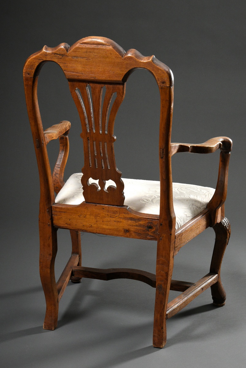 Baroque armchair with carved shell motifs, Denmark/Altona 18th century, h. 44,5/101cm - Image 3 of 5