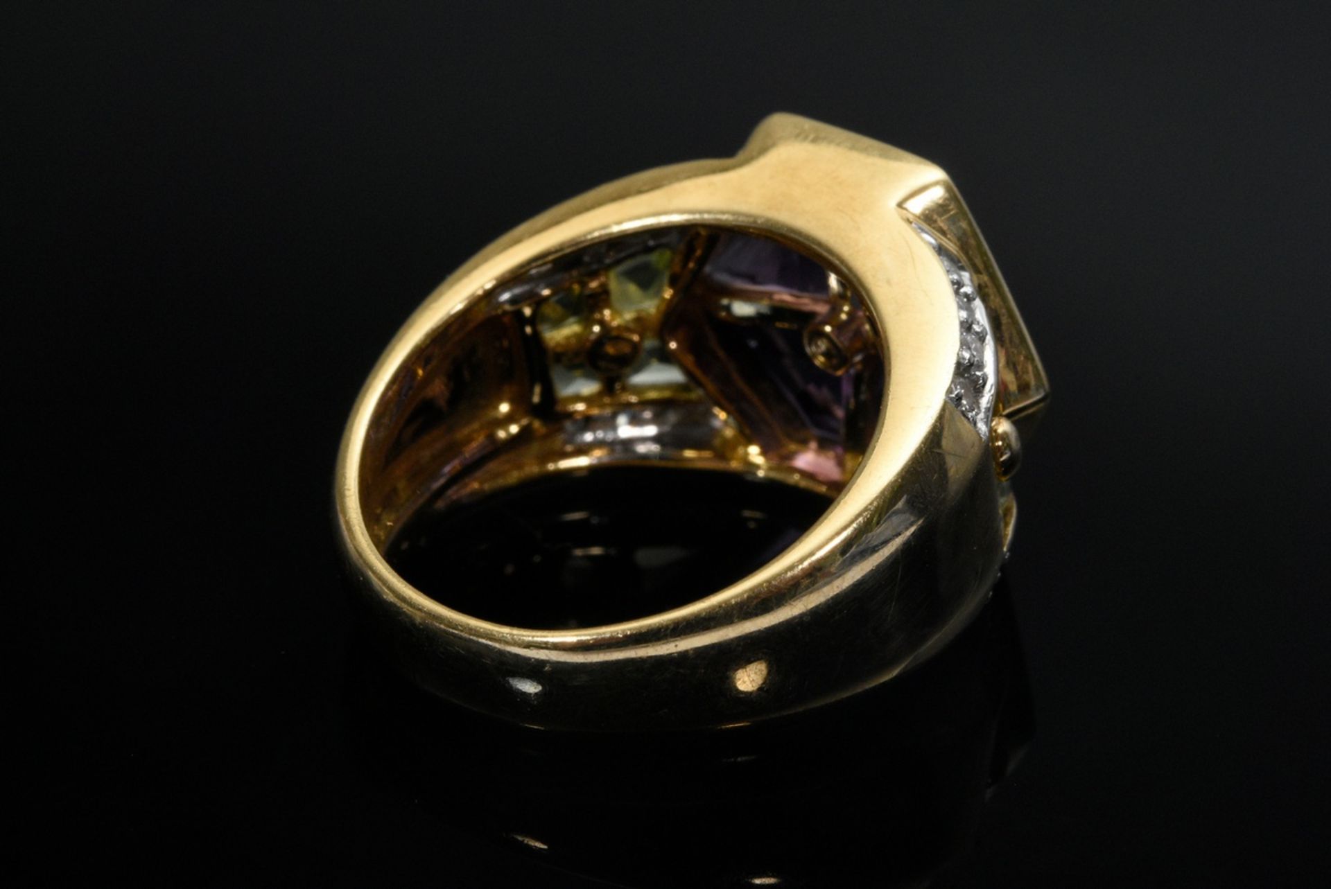 Moderner  Gelbgold 750 Ring mit eingeschliffenen Amethysten und Peridots in Magic Setting sowie kle - Bild 4 aus 4