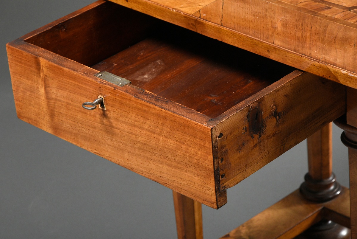 Square table with band inlays on the top and faceted legs with bar joints, hidden drawer in the fra - Image 5 of 5