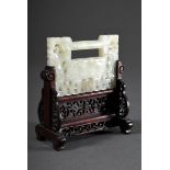 Miniature folding screen, light jade plaque in the shape of a box-lock, with dragon ornaments and c