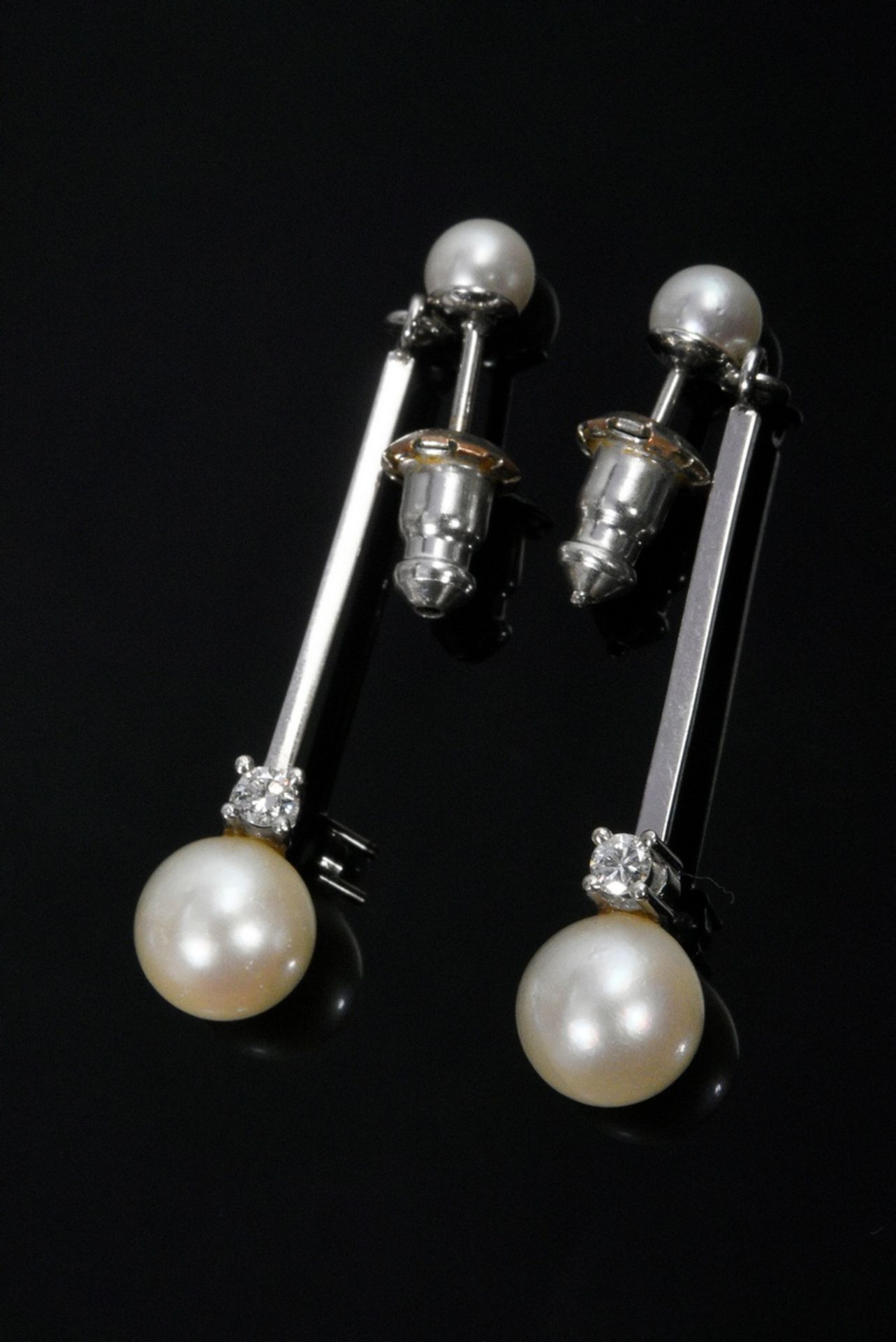 Pair of earrings in white gold 585 with cultured pearls (Ø 4,5-7,1mm) and small diamonds (together  - Image 2 of 2