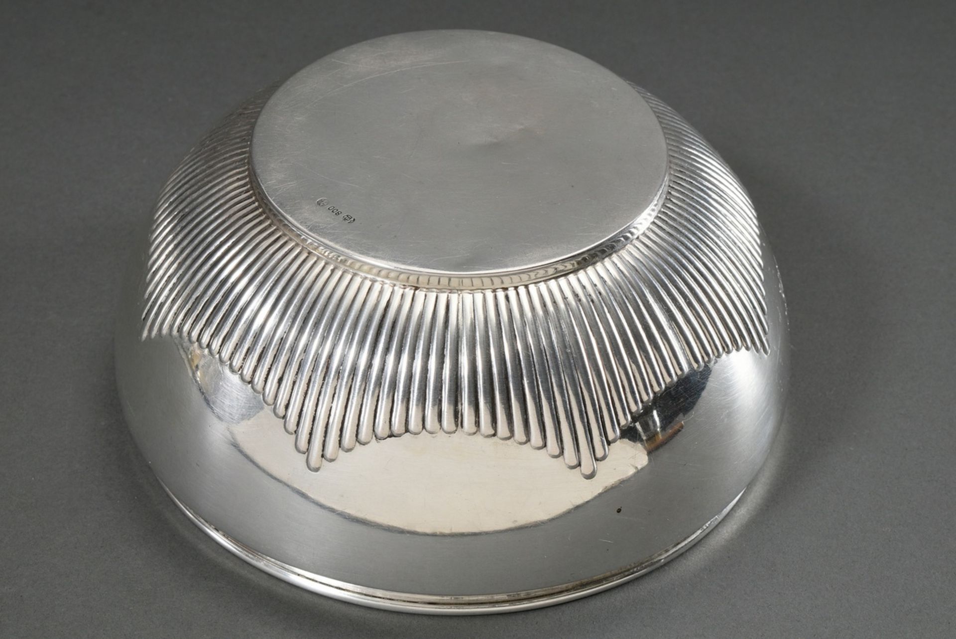 Round bowl with ray decor and engraving "1885 1. July 1910", Gebrüder Kühn/Schwäbisch Gmünd, silver - Image 2 of 3