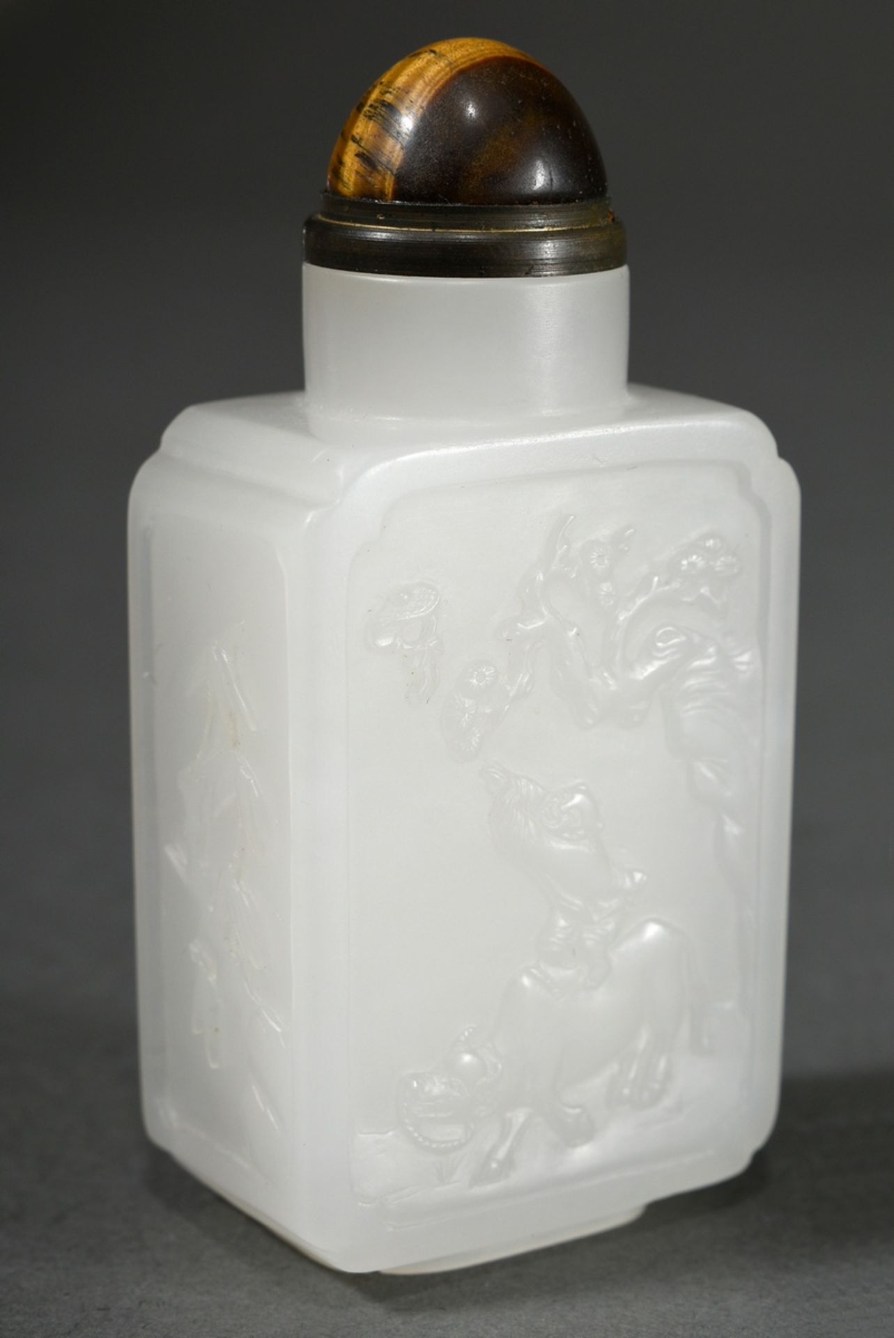 Fine white jade snuffbottle, all around with delicately cut relief scenes "Rocks, pines, bamboo, sc - Image 2 of 4