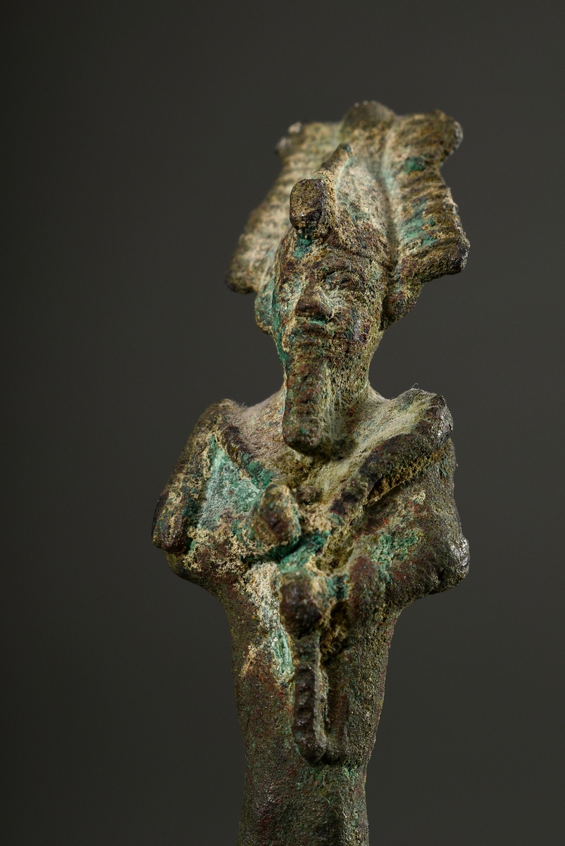 Egyptian amulet "Osiris" from mummy wrapping, bronze with verdigris patina, 600-400 B.C.,  h. 7,2cm - Image 4 of 4
