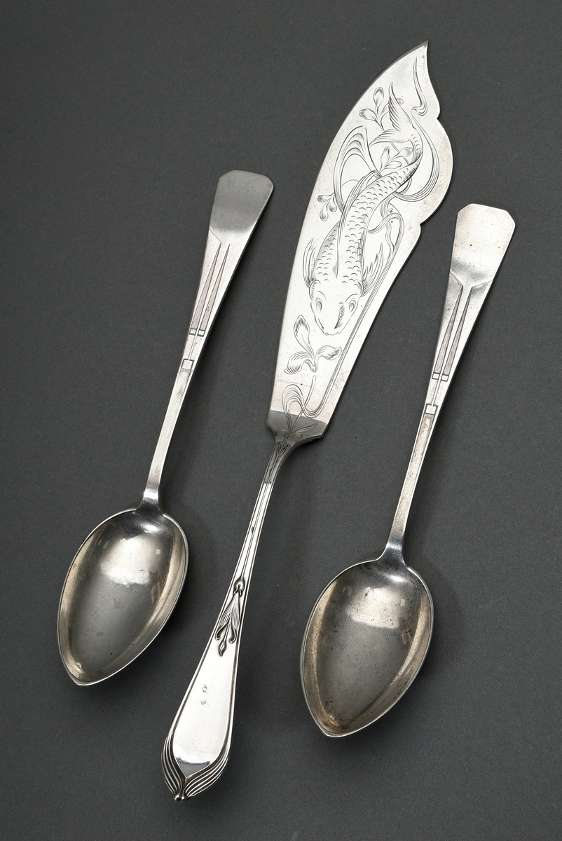 3 pieces of Art Nouveau serving cutlery: pair of spoons with graphic decoration in the style of Alb