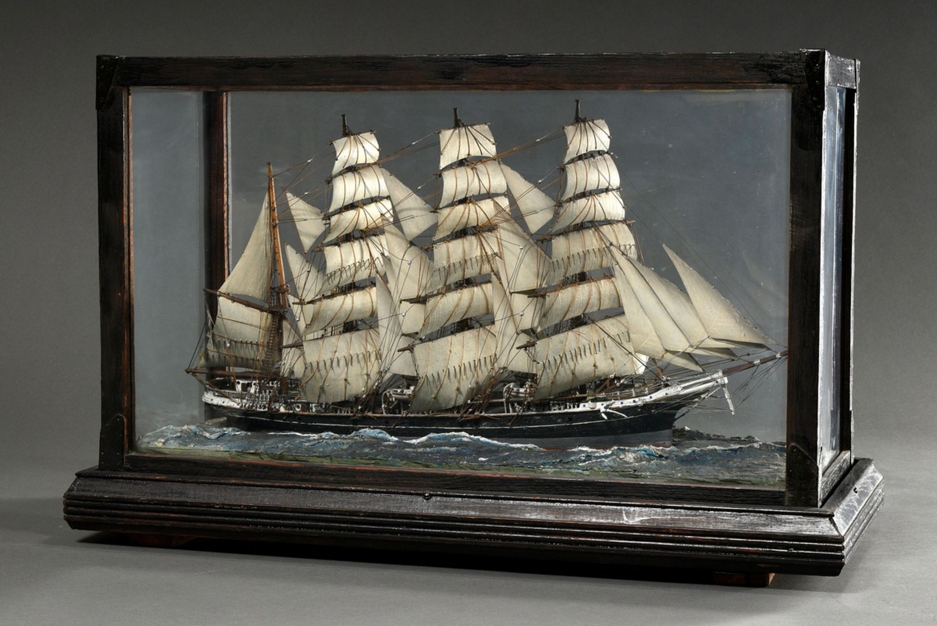 Diorama with full-ship model "Four-master 'Tellus'", around 1900, 41,5x66,5x28,5cm, small defects, 