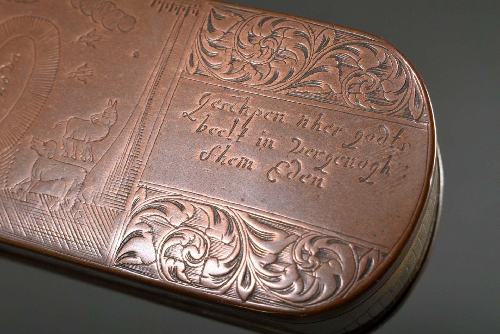 Brass tobacco box with detailed engraving "Creation of Adam" and saying "Siet hier den eersten mens - Image 6 of 9