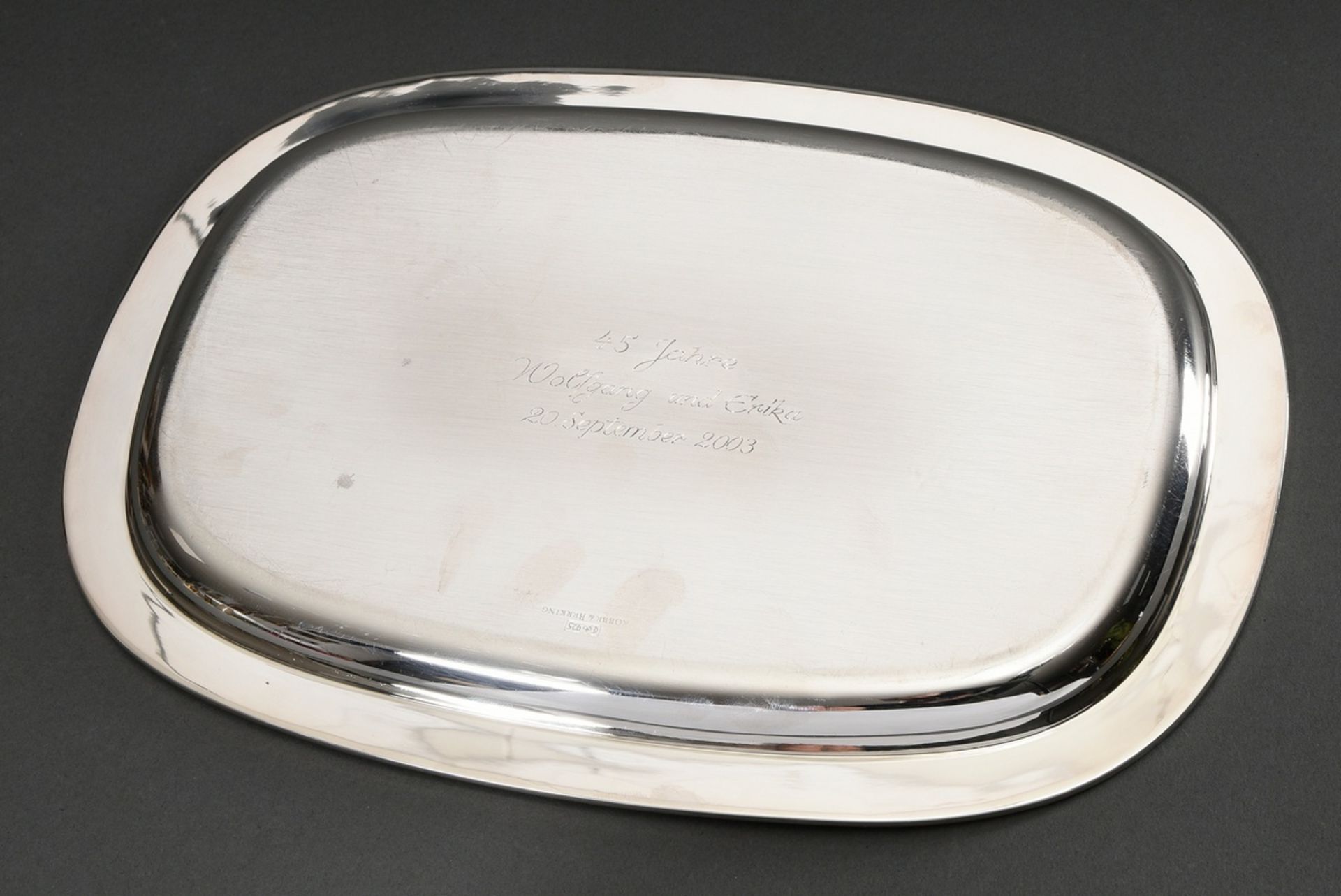 2 Various pieces: Tray with profiled rim (27x19cm, engraved on verso) and sugar spoon "sphinx" (l.  - Image 3 of 8