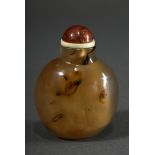 Silhouetten Chalcedon Snuffbottle "Fledermäuse", China Qing Dynastie, H. 6,2cm, min. best.