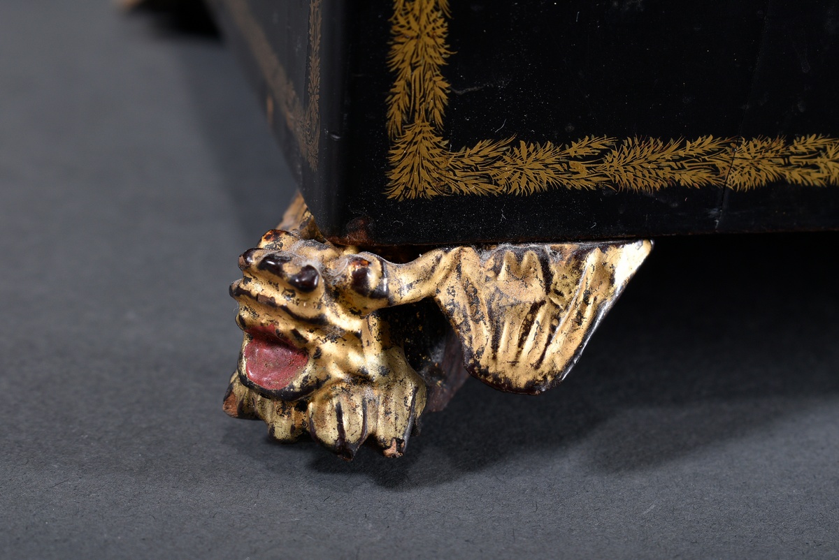 Lacquer tea chest with mythical creature feet, reserves in gold lacquer "animated courtly scenes",  - Image 7 of 9