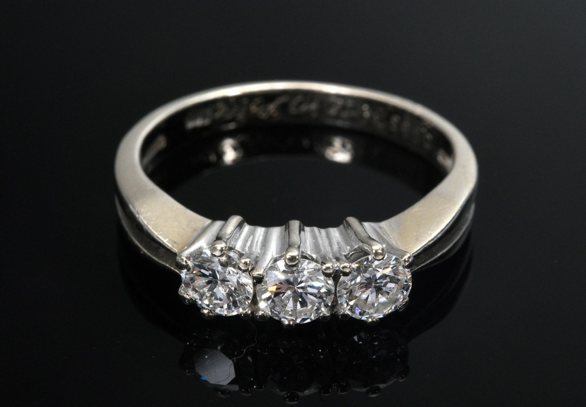 Classic white gold 585 trilogy diamond ring (together approx. 0.66ct/VSI/W), 2,7g, size 53, engrave - Image 3 of 4