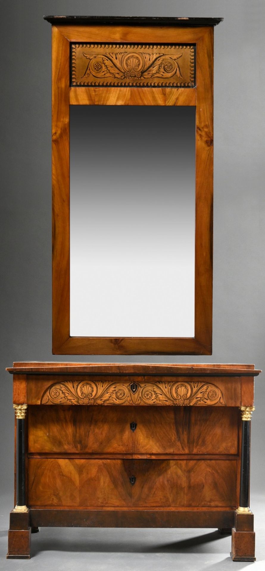 2 Teile Biedermeier Konsolkommode und passender Spiegel mit Schwarzlotmalerei Dekorationen nach ant