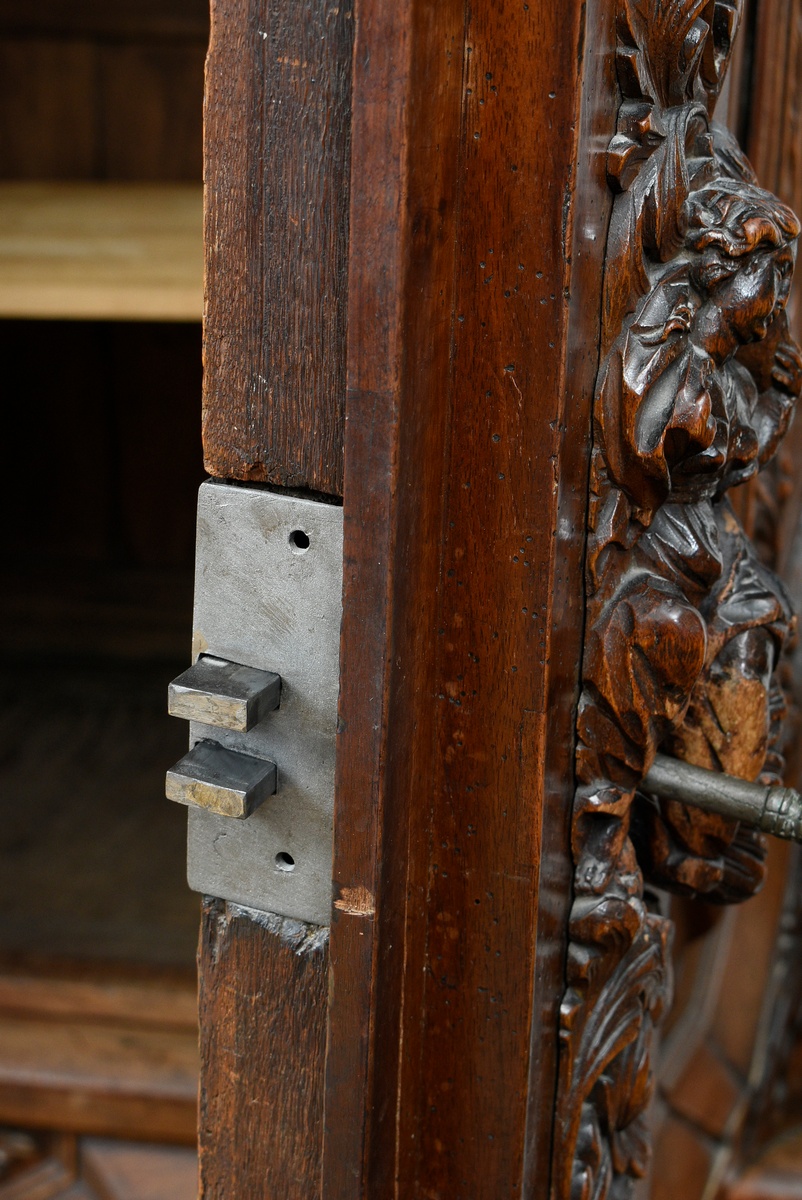 Hamburg hall cupboard, so-called "Schapp" with rich partly fully plastic rocaille, tendril and figu - Image 11 of 21