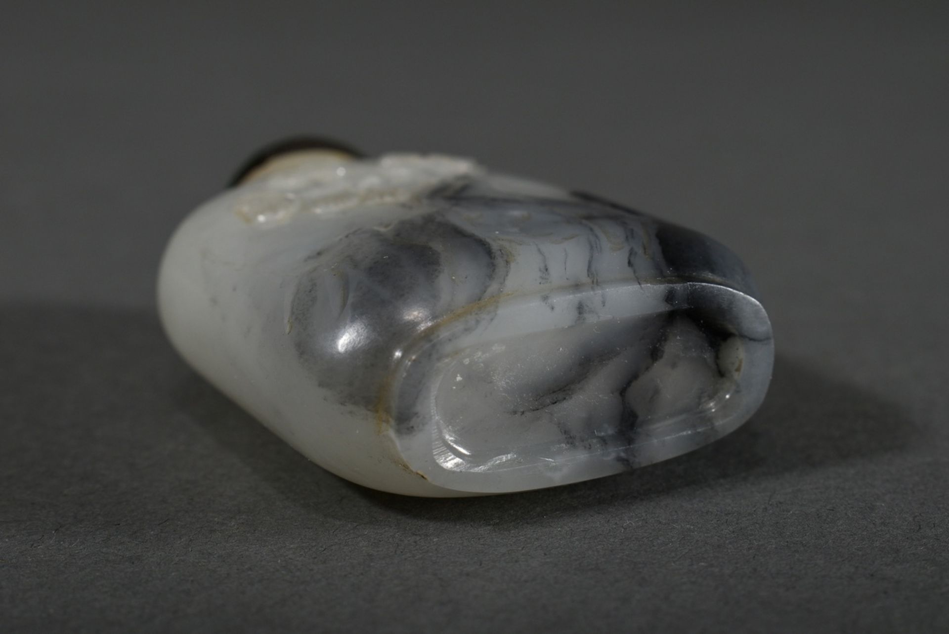 Grey jade snuffbottle "rock and pine" in high relief in white and grey, well hollowed, China Qing D - Image 3 of 4