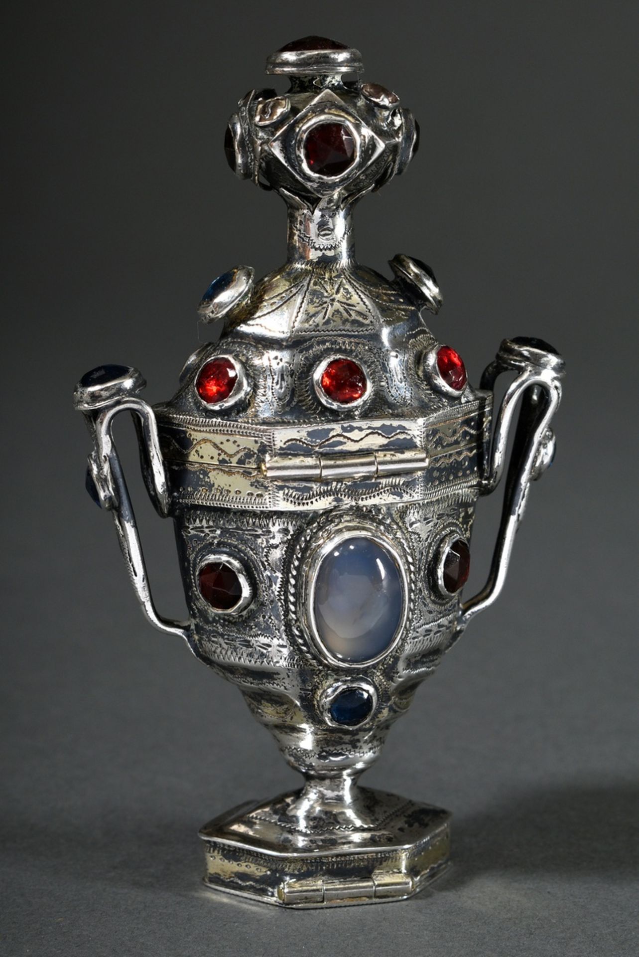 Danish baroque smelling-box "Hovedvandsæg" in vase form on a diamond-shaped stand with two handles, - Image 2 of 6