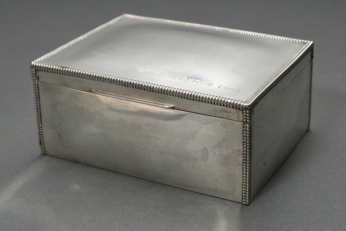 Simple Viennese Art Nouveau box with fine double pearl frieze in the style of the Wiener Werkstätte