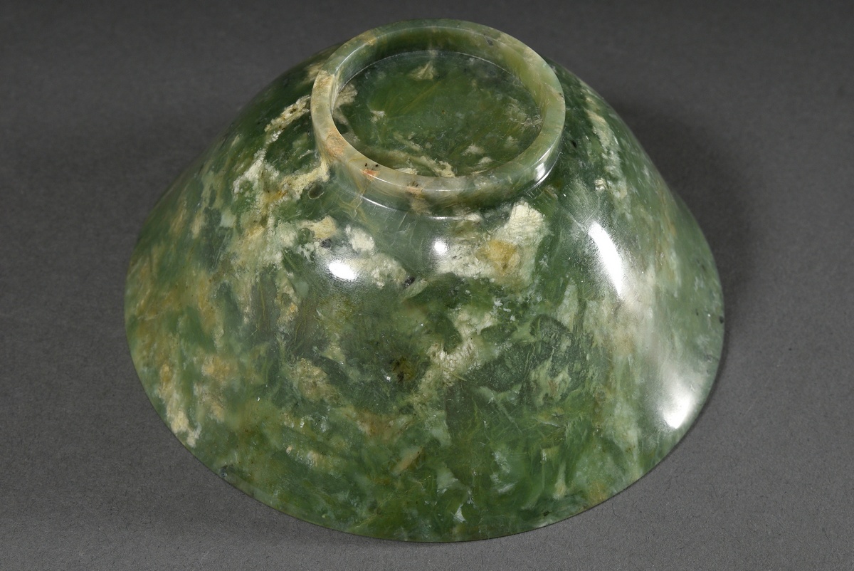 Delicate Chinese spinach jade kummel with thin wall, h.5,8 Ø 13,1cm - Image 4 of 5