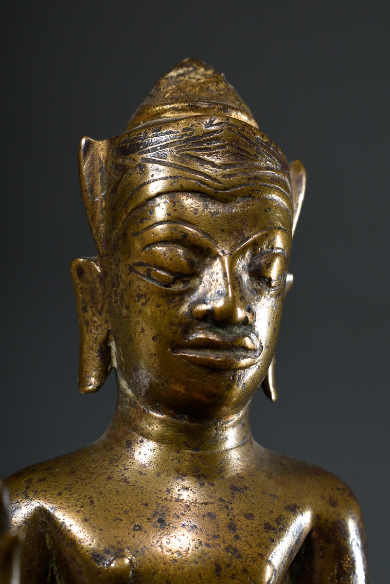 Brass figure "Standing Buddha on a lotus base" in Ayutthaya style, Thailand 16th/17th century, h. 2 - Image 5 of 6