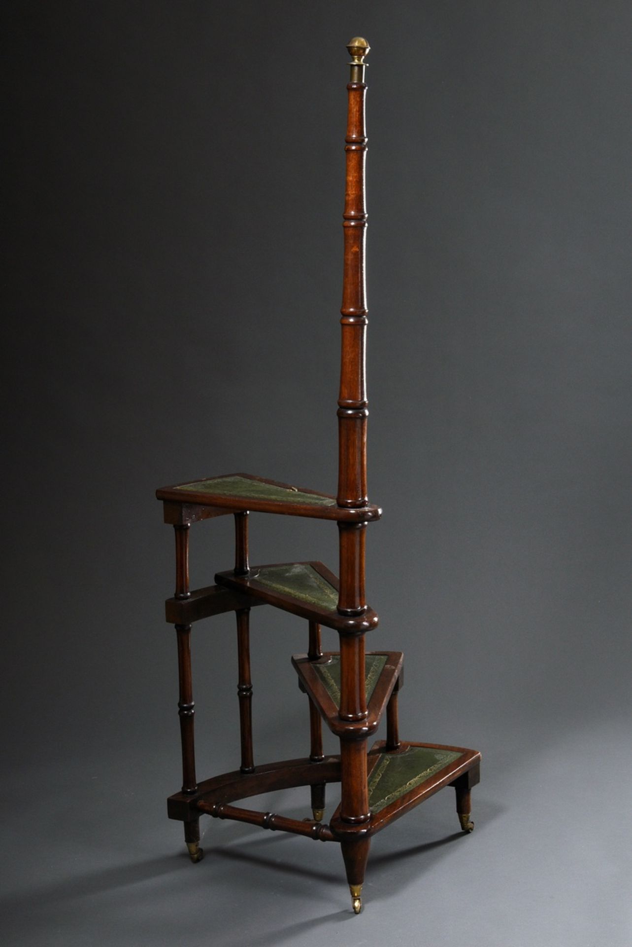 Four-stepped library staircase on brass castors, mahogany with green gold-punctured leather, h. 81/ - Image 2 of 4