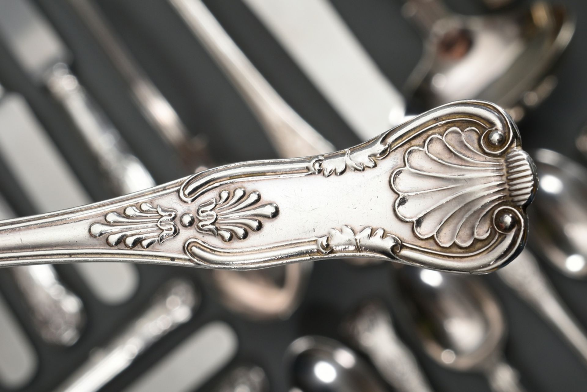 42 pieces of English cutlery "Kings Pattern" in different designs, partly with engraved family cres - Image 3 of 4