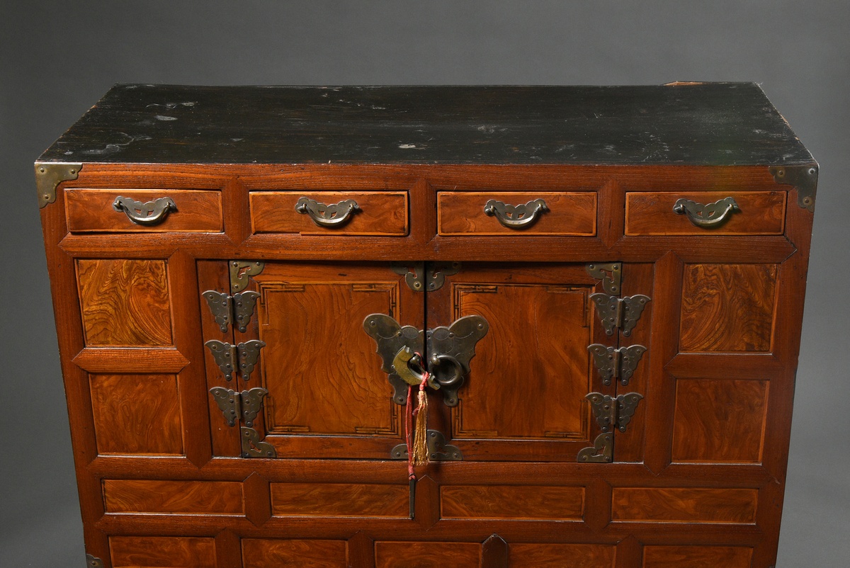 Small Korean cabinet "Icheungjang" with brass "butterfly" fittings on a coffered front with two doo - Image 3 of 9