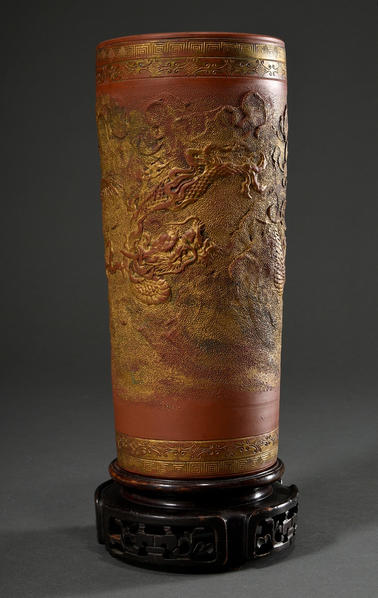 Tokoname terracotta brush cup with gilded relief "Sky Dragon", Japan Meiji period, on wooden stand,