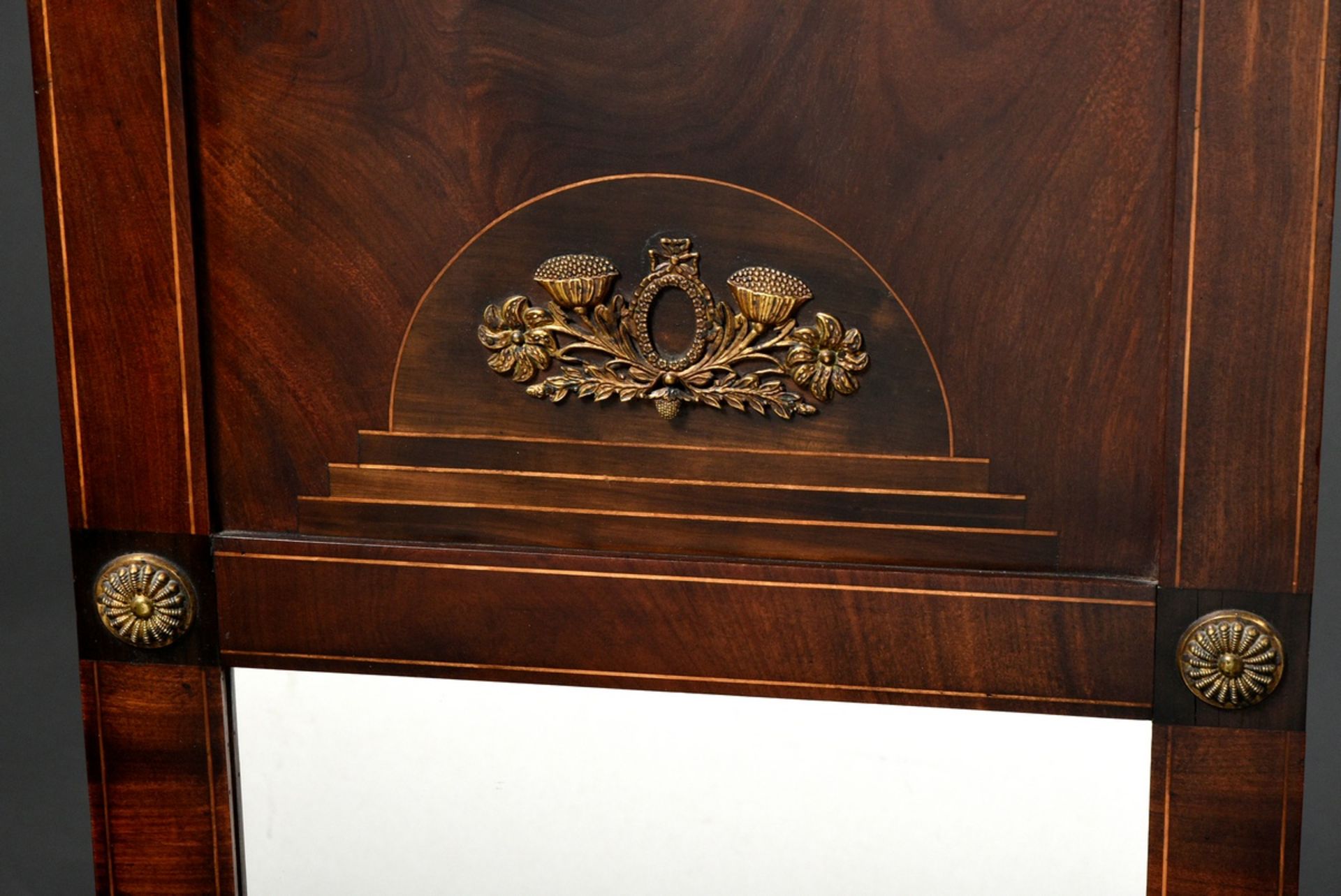 Biedermeier console mirror with floral brass rosettes and fittings on a mahogany frame with ebonise - Image 2 of 8