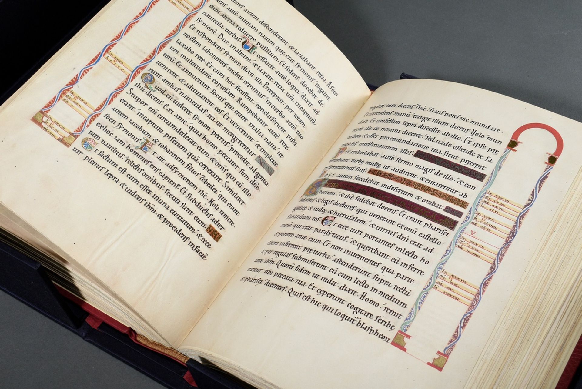 Volume "Evangeliary of Henry the Lion", full facsimile of the Codex Guelf. 105 Noviss. 2° of the He - Image 7 of 13